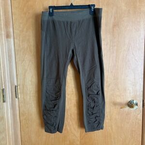 Wearables Olive‎ Green Cotton Blend Ruched Detail Leggings Crop Pants